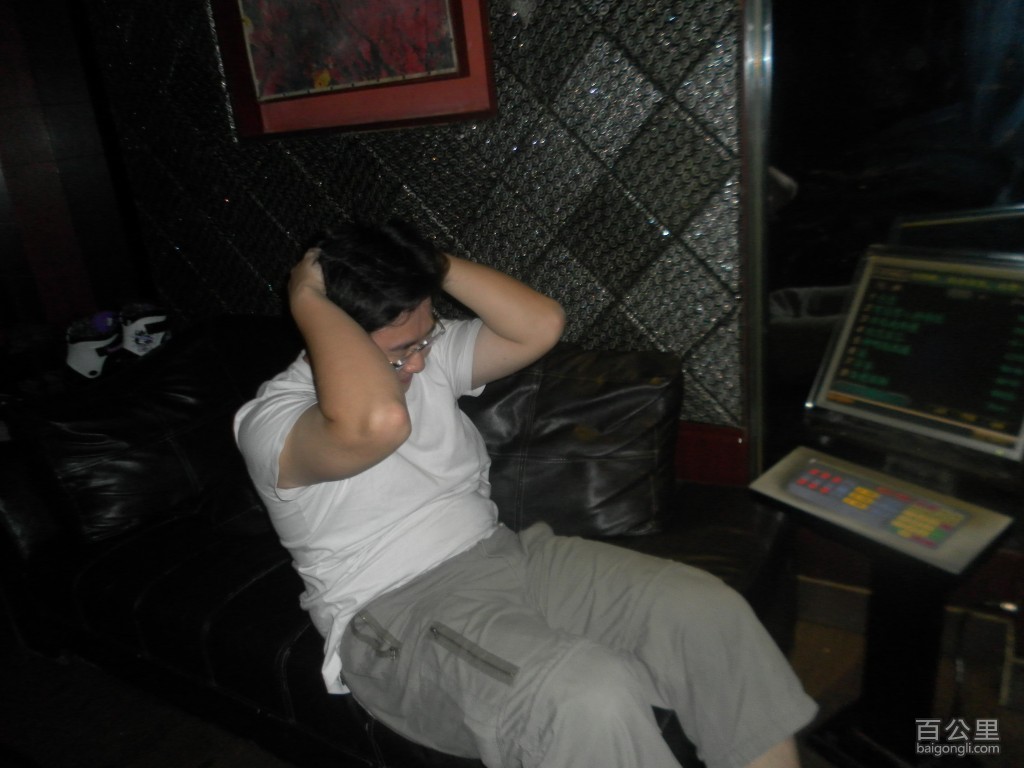 大叔啊，受罚啦，来，嘿咻1.2.3.4  嘿咻2.2.3.4.JPG